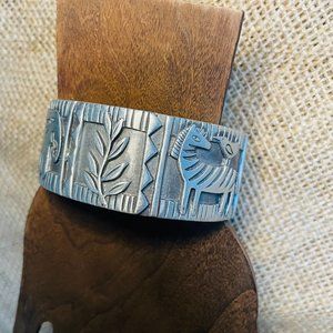 JB Hunt Signed Pewter Carved Elephant Zebra Western Wide Calf Bracelet OS